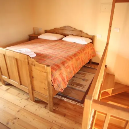 巴夫之家酒店 *